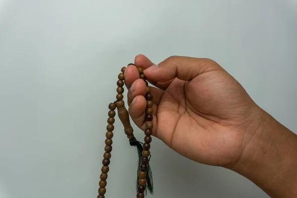 When to Say the Yizkor Prayer for Mother and Father in Jewish Tradition