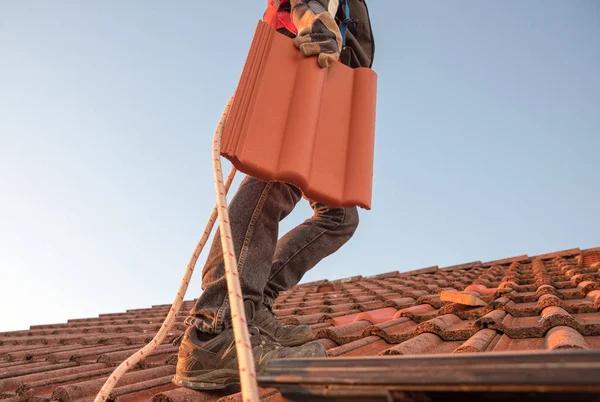 Choosing the Right Materials for Roof Replacement